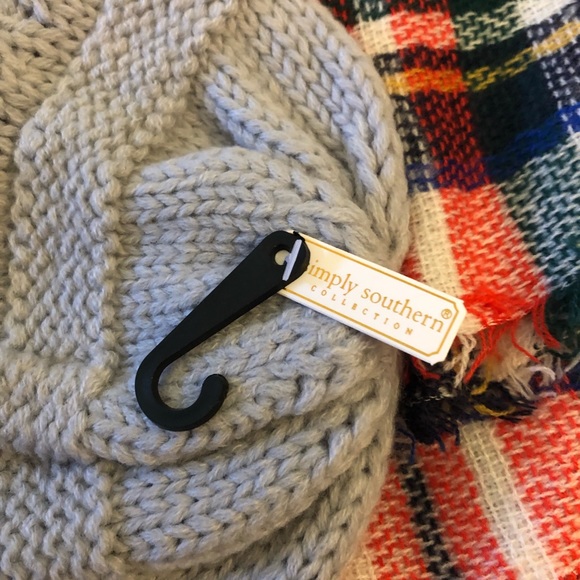 Simply Southern Hat & Old Navy Scarf - Picture 4 of 6